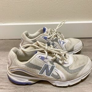 New Balance Size 9 Women’s White Running Shoes